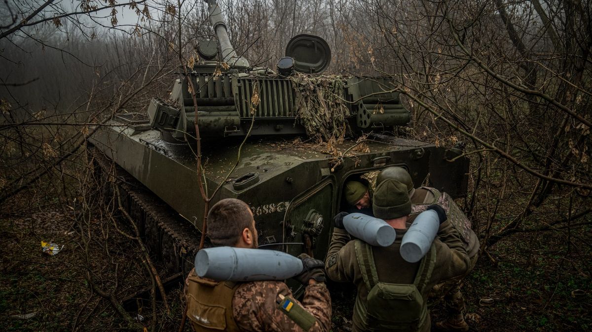 EU dá miliardu eur na rychlé dodávky dělostřelecké munice Ukrajině